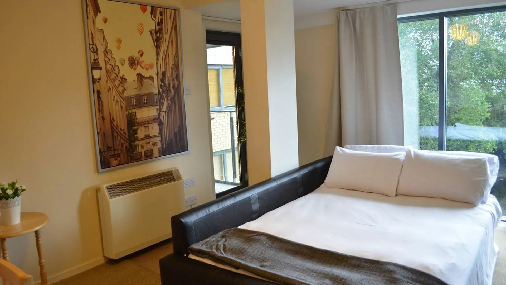 Metrostays - Riverside Apartment Dublin